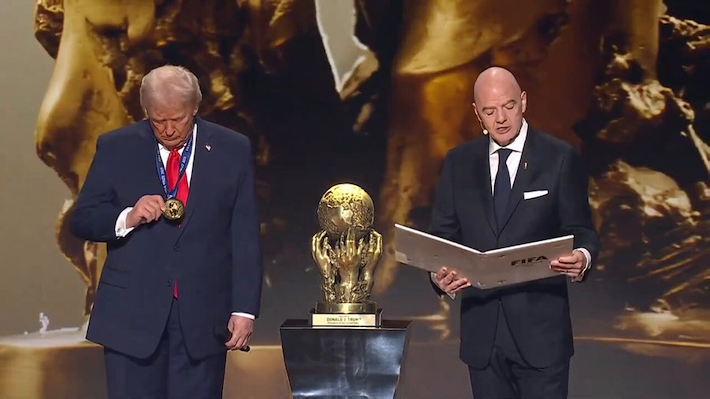 Donal Trump - Premio Fifa - Foto ilustración cortesía internet
